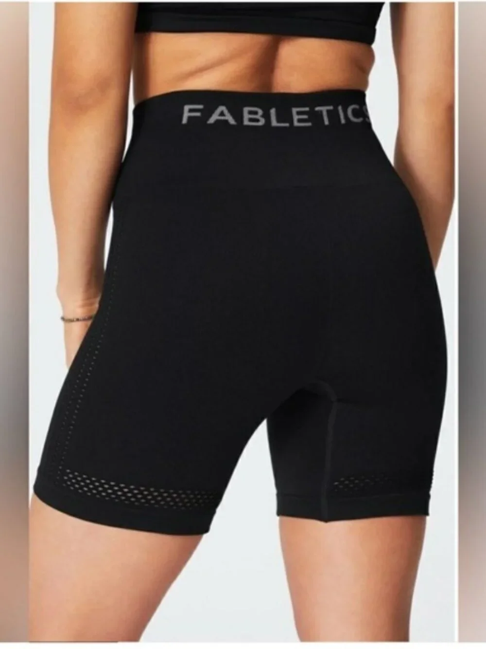 Fabletics Women Ribbed High-Waisted Shorts Gym Training Athleisure small NWOT - Picture 6 of 6